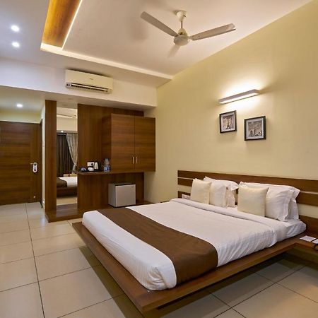 Hotel 3 Leaves Kolhapur Luaran gambar