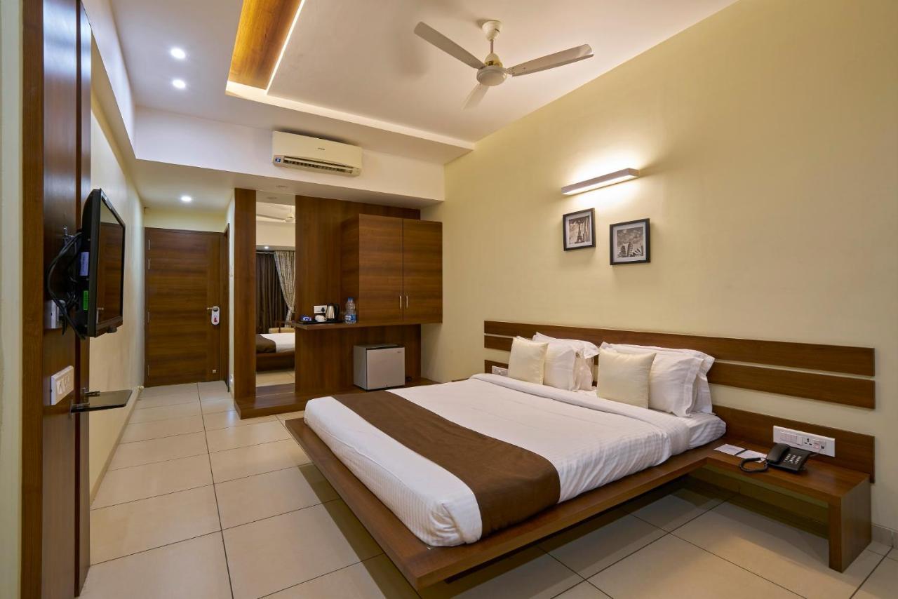 Hotel 3 Leaves Kolhapur Luaran gambar