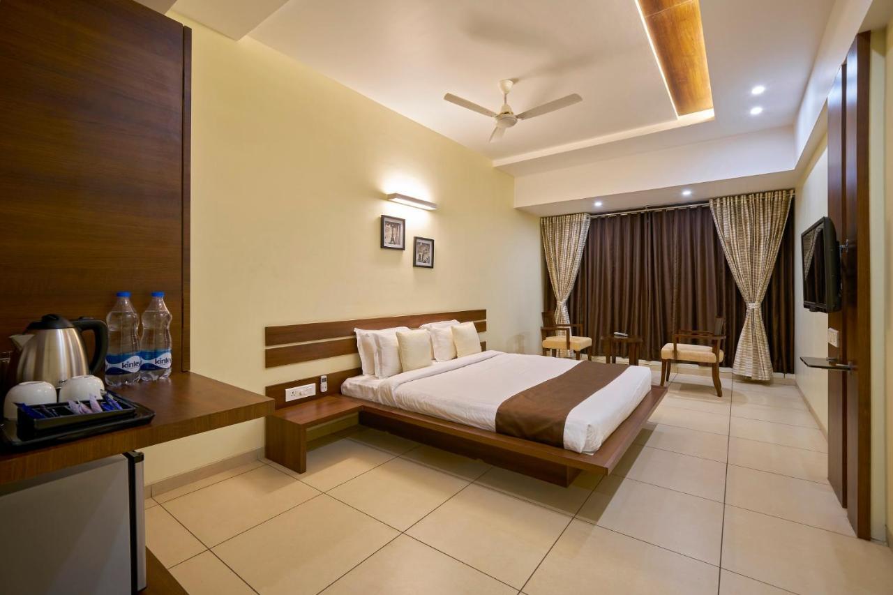 Hotel 3 Leaves Kolhapur Luaran gambar